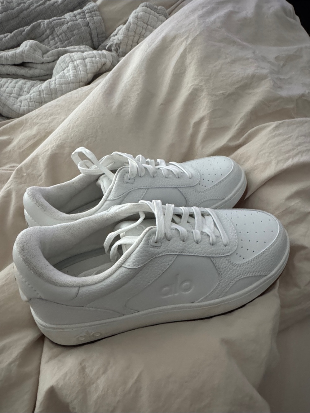 Alo women’s white shoes size 8.5
